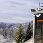 Proces wylewania betonu mrozoodpornego na placu budowy