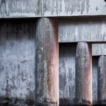 specjalistyczna konstrukcja z betonu wodoodpornego na placu budowy